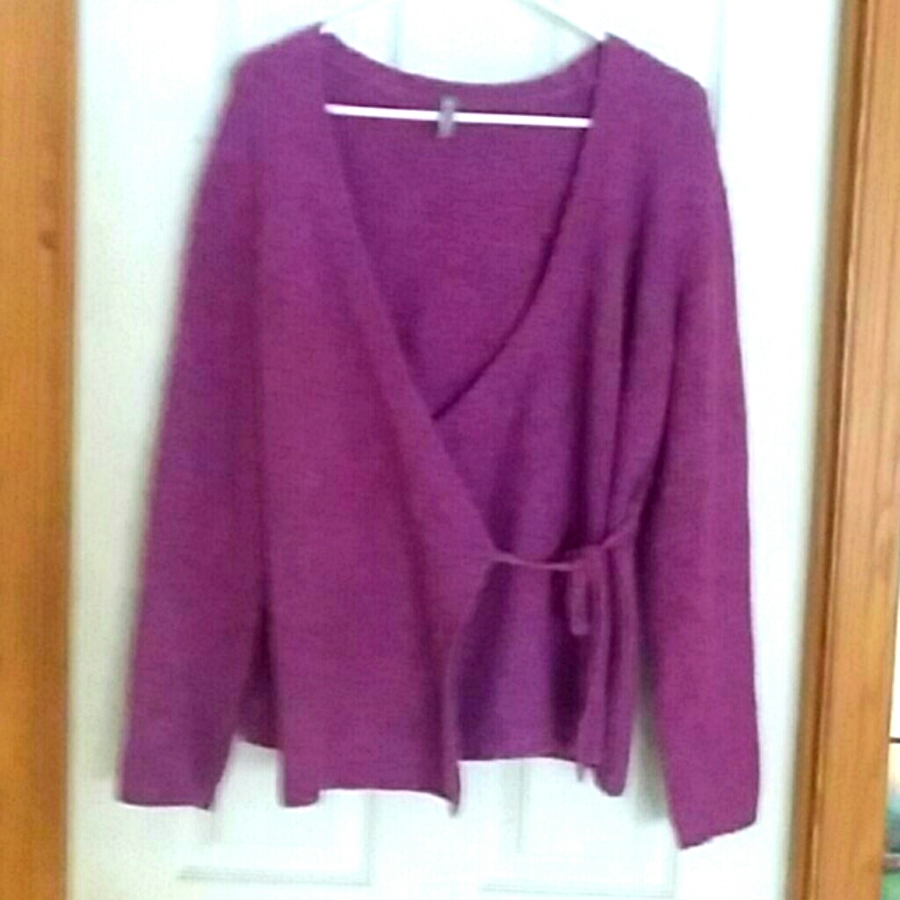 Hannah Anderson sweater - Picture 1 of 4